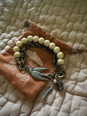 Lenny & Eva Beaded Charm Bracelet with Bird & Feather Charms - Ivory Beads